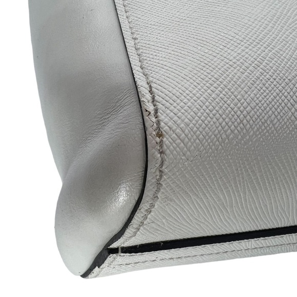 Prada Staffiano white top handle hand bag - Picture 5 of 12